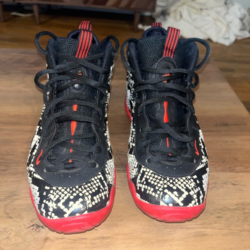 Kids Nike Foamposite One Albino Snakeskin size 6.5